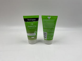 Neutrogena Oil Balancing Daily Exfoliator 150ml - Tawreed Pro