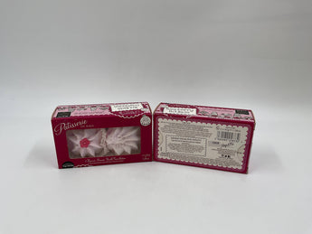Wholesale Raspberry Roulade Bath Tartlettes by Patisserie de Bain – 2x45g handmade units, UK origin, available in Lebanon for bulk supply.