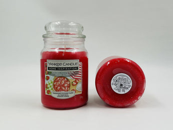 Wholesale Sugared Strawberries Candle by Yankee Candle â€“ 538g European origin, sweet fruity fragrance, available in Lebanon for bulk supply.